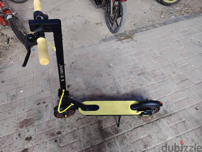 electric scooty size 8 my WhatsApp 97658846 2