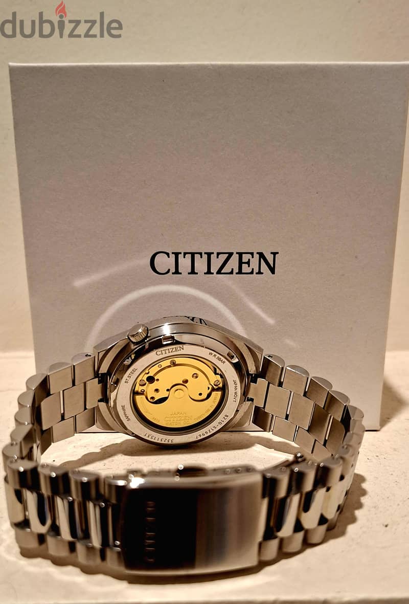 original Citizen watch automatic  Glow in the dark  with box 6