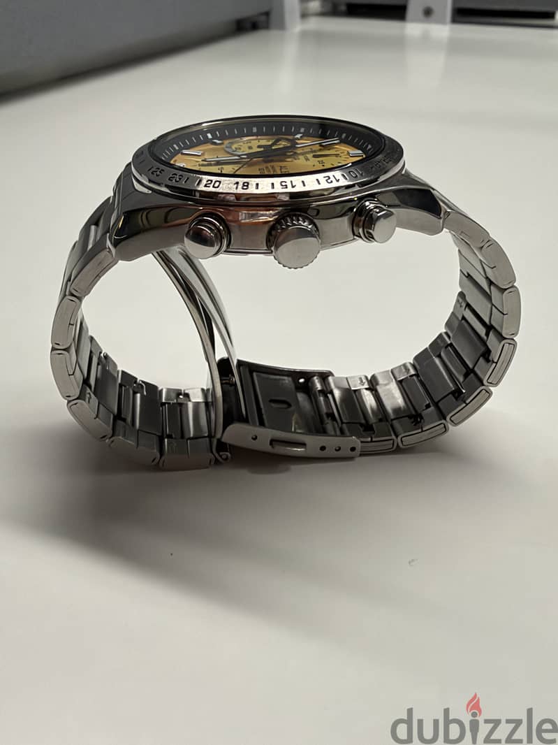 Alba Watch with Chronograph Golden Dial 1
