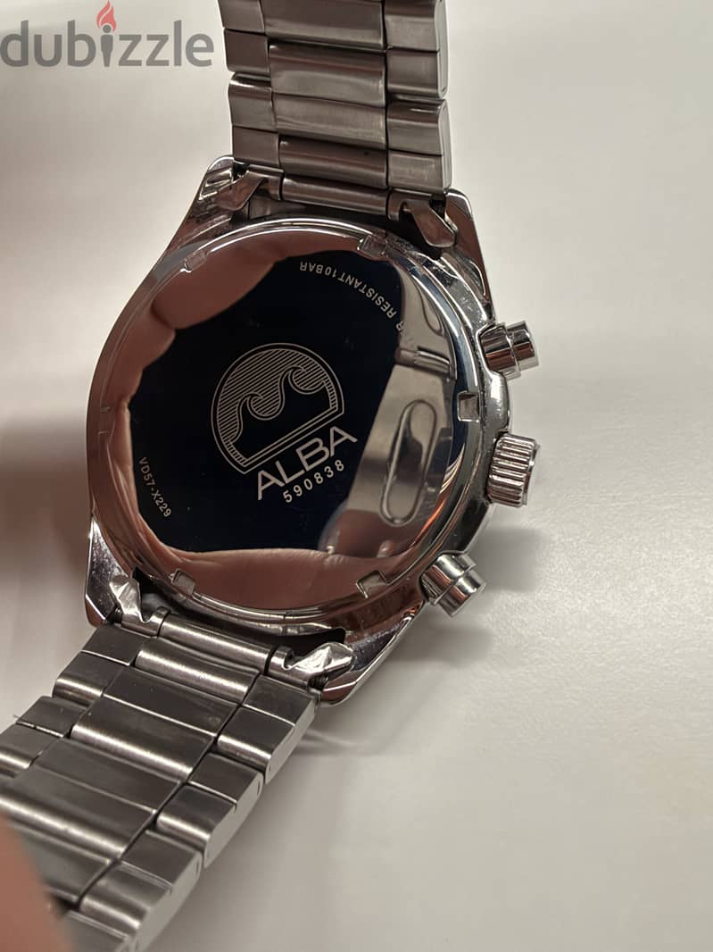 Alba Watch with Chronograph Golden Dial 2