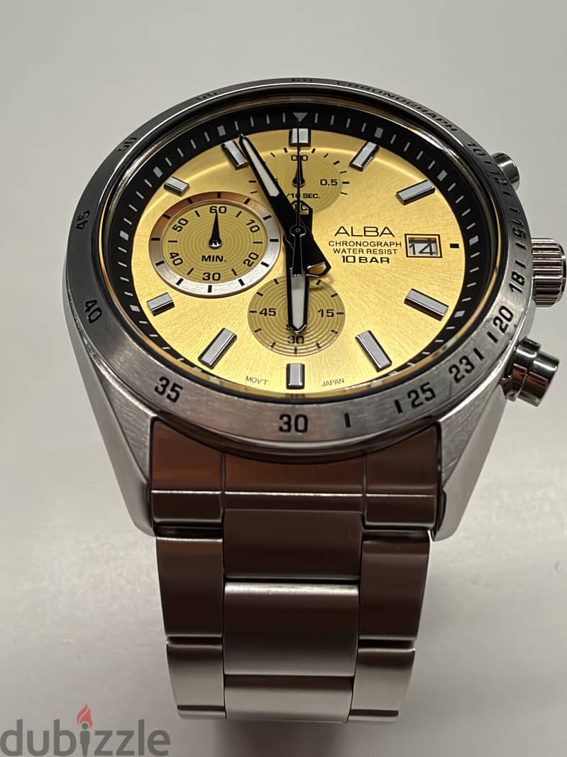 Alba Watch with Chronograph Golden Dial 5