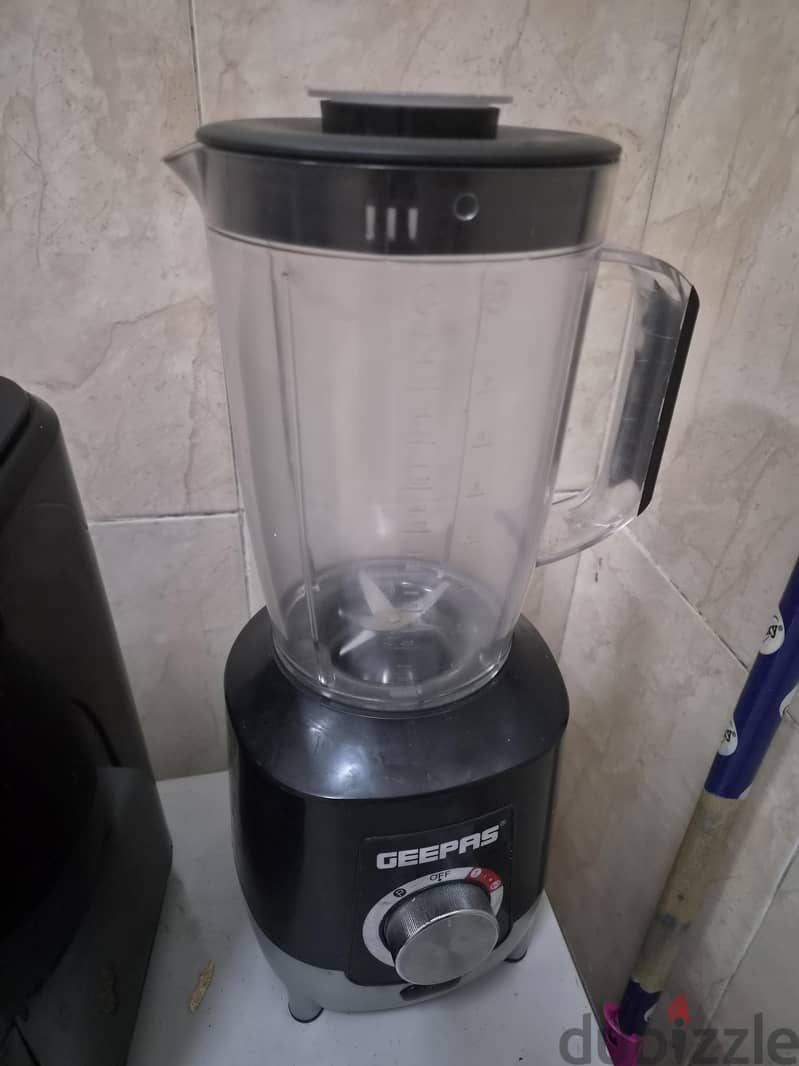 air frier and kitchen mixer 1