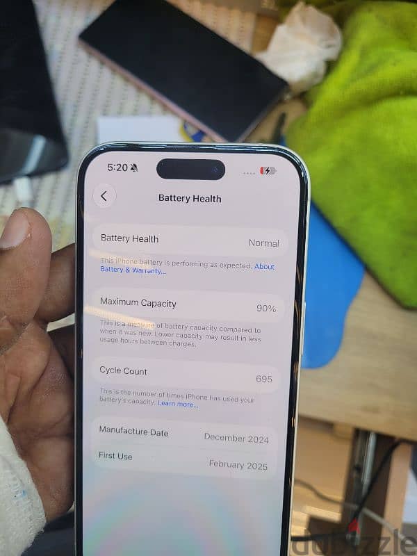 iphone 16 128gb 90% battery health 4