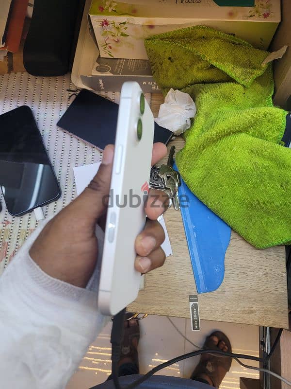 iphone 16 128gb 90% battery health 5