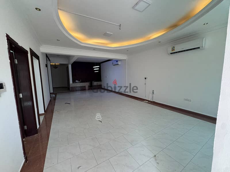SPACIOUS 5 BHK VILLA PLUS MAID’S ROOM FOR RENT IN AZAIBA 2