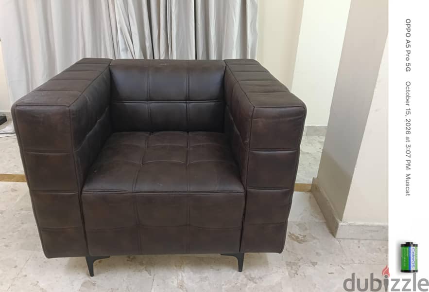 used sofa in excellent condition 4