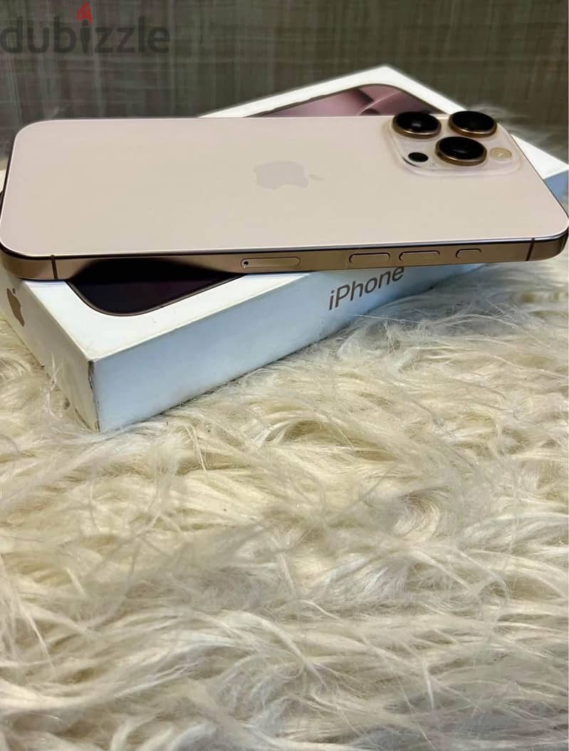 iPhone 16 pro max (97% battery) amazing condition 2