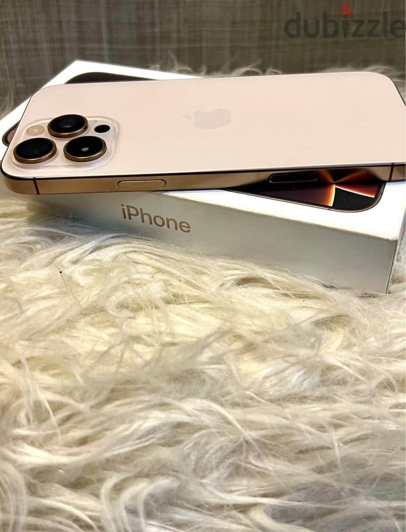iPhone 16 pro max (97% battery) amazing condition 3