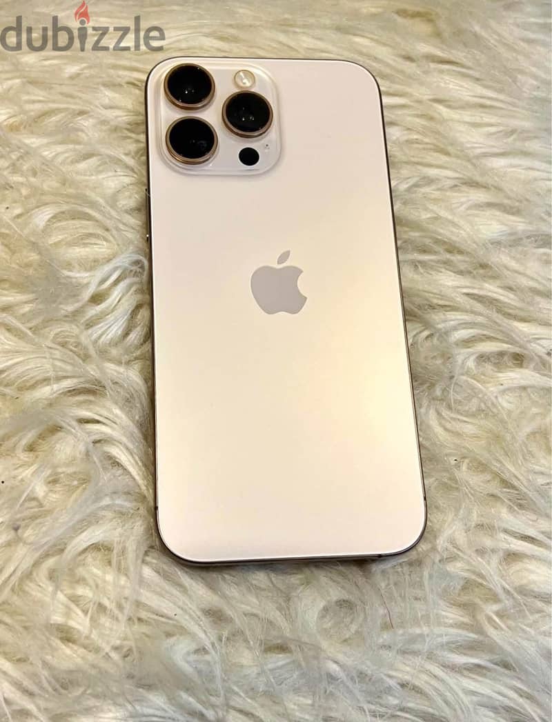 iPhone 16 pro max (97% battery) amazing condition 4
