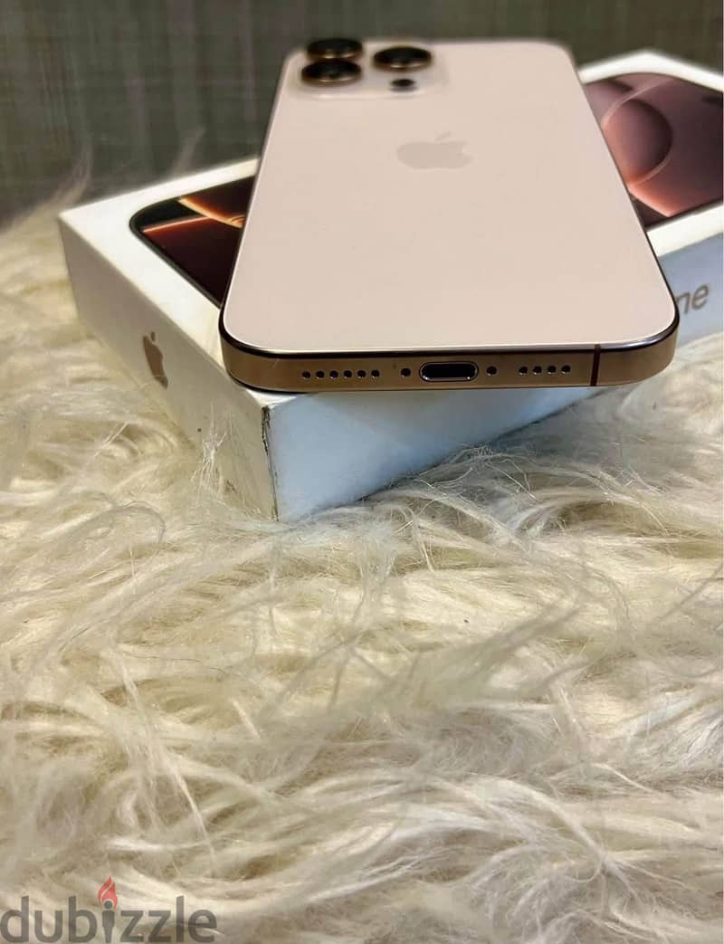 iPhone 16 pro max (97% battery) amazing condition 5