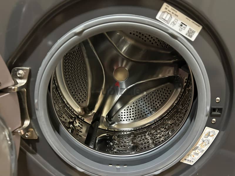 LG 7KG FRONT LOAD WASHING MACHINE FOR SALE 2