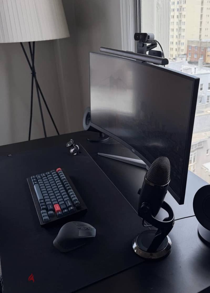 AOC 200hz 34inch with warranty and box 1