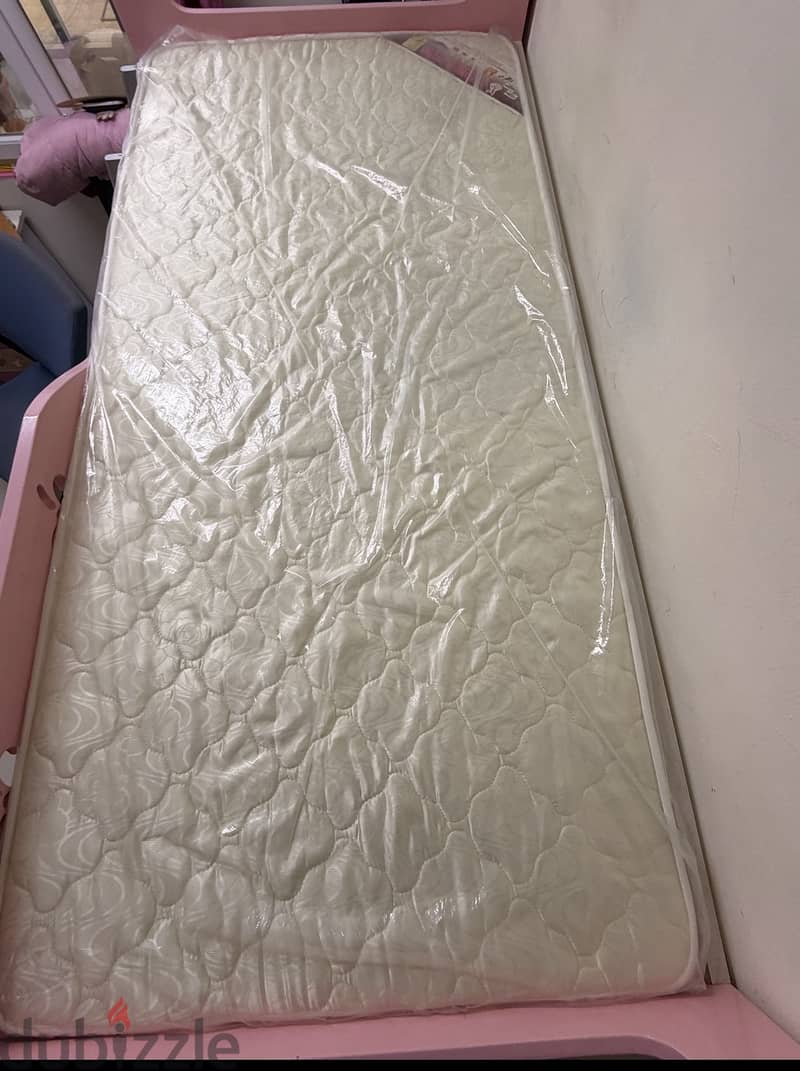 Study table, cupboard, medical plus unopened mattresses 3