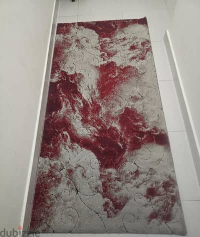 runner carpet red colour good con