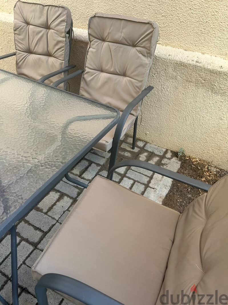 Table set with umbrella and 6 chairs 3