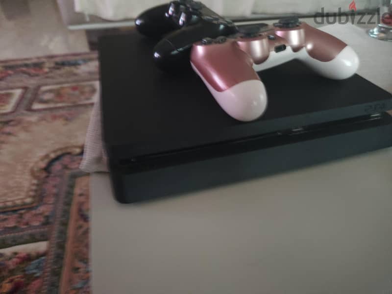 PS4 with CD games without the cables 1