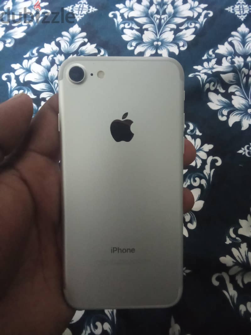 Apple - iPhone 7 1