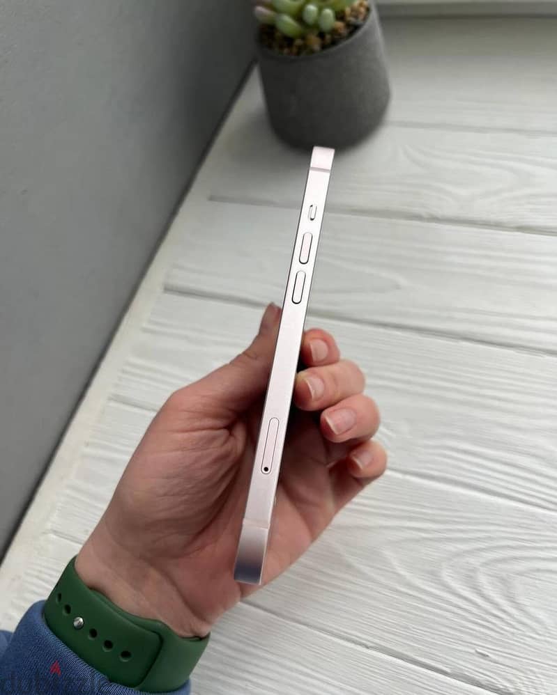 Apple - iPhone 13 2