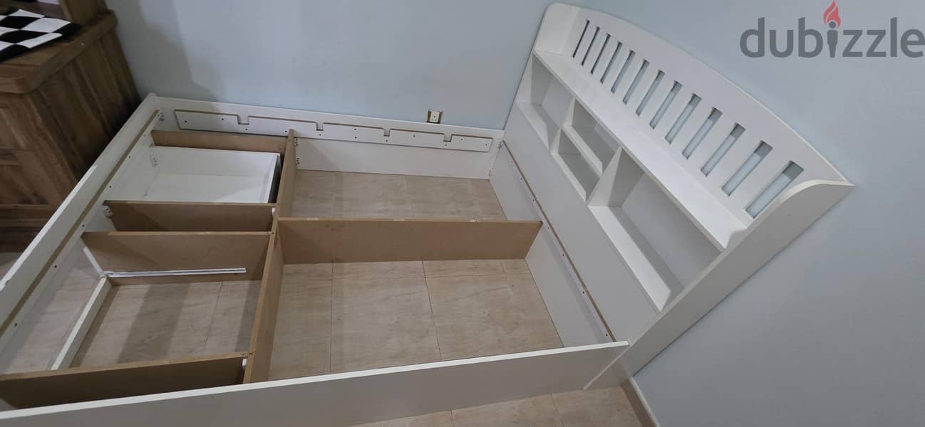 Kids Bed queen size double bed, no mattress 2