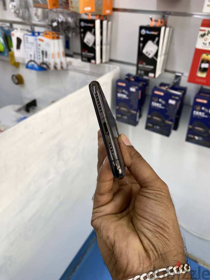Apple - iPhone 11 Pro Max 5