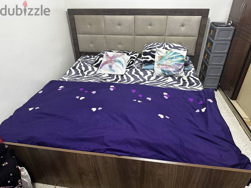 King size bed 1
