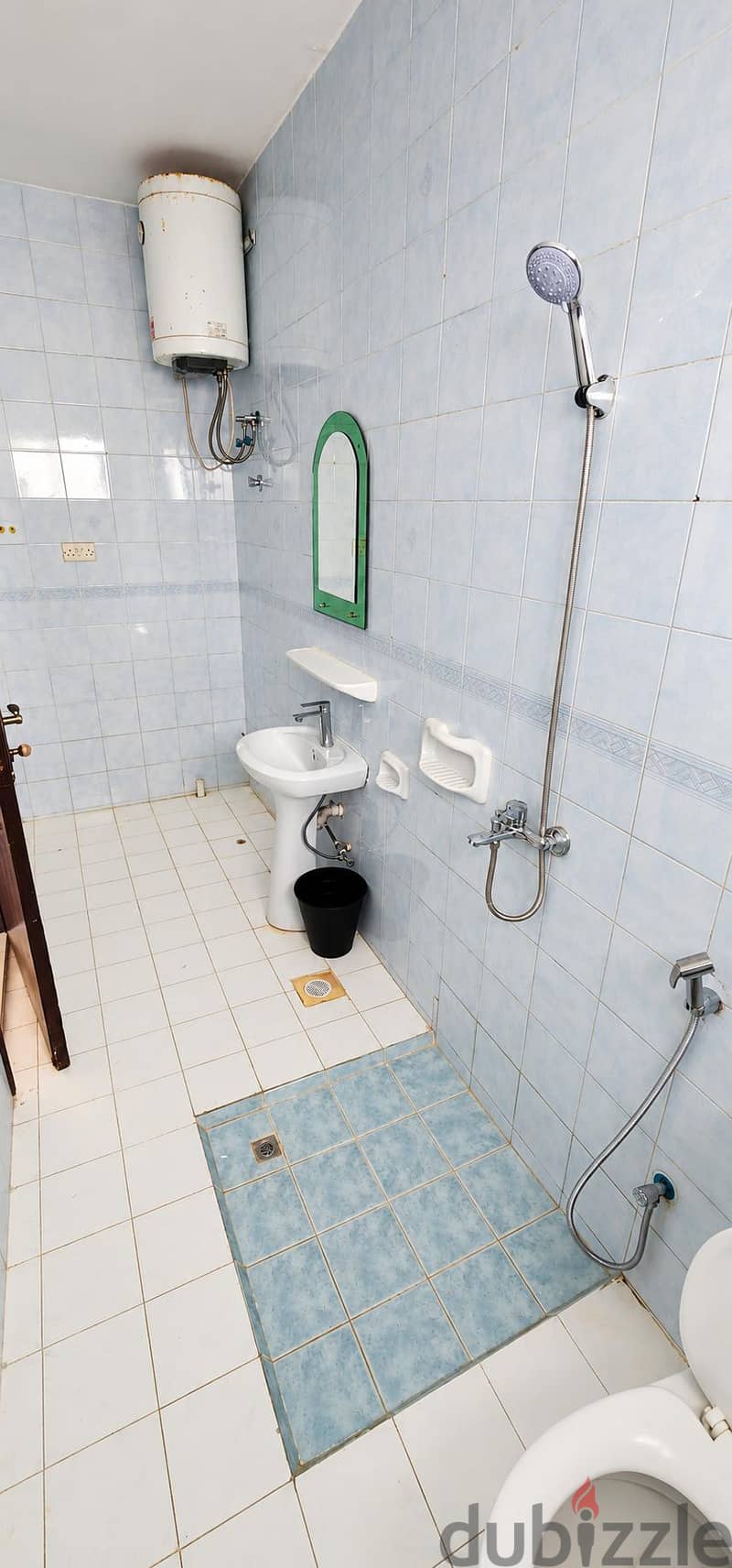 Room attached bathroom shared kitchen. electricity water WiFi included 4