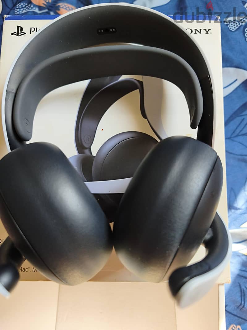 Sony PlayStation PULSE Elite Wireless Headset. 1