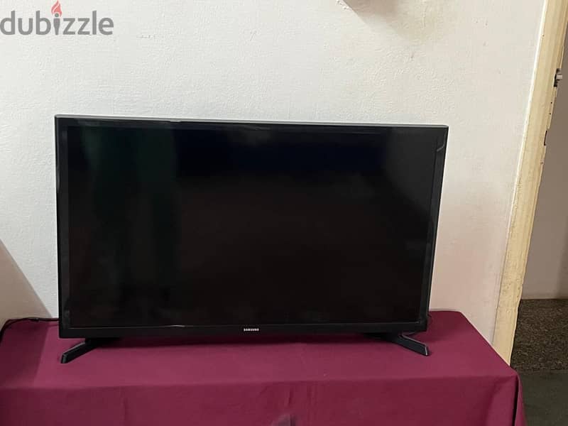 Samsung smart tv 32" is available 2