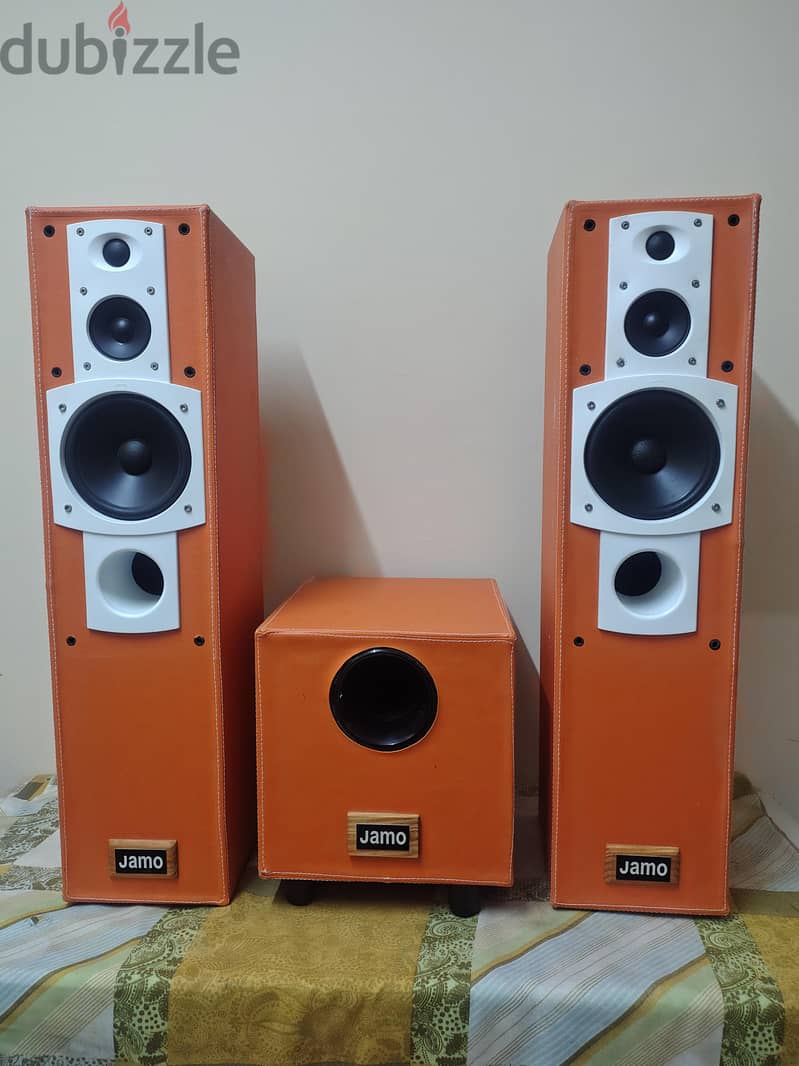 JAMO Tower speakers and Subwoofer (Leather Covered) 1