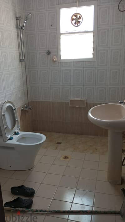 sharing room for family 95124739