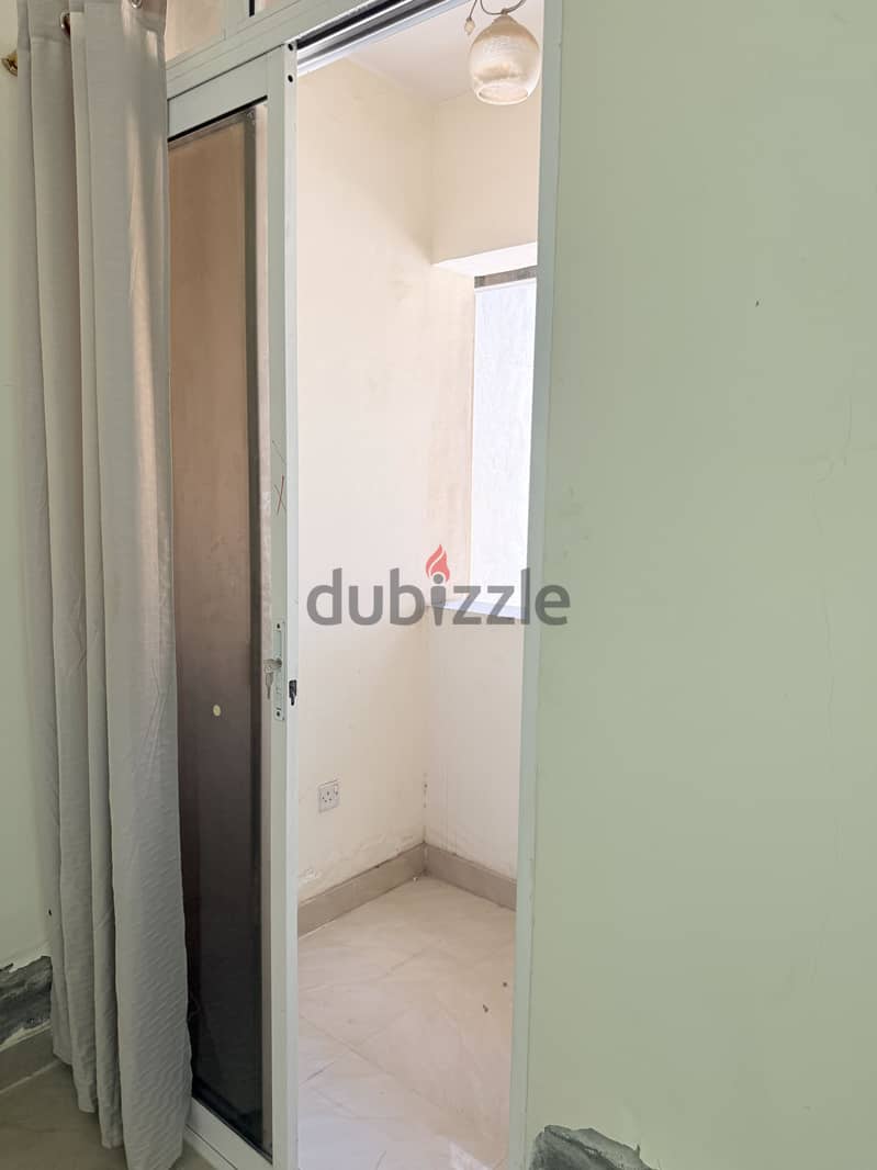 Single room available for rent with separate washroom and shared kit 7