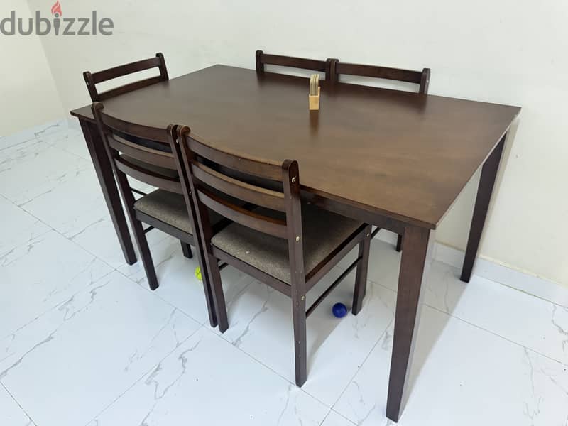 5-Seater Dining Table – Used for 35RO, Good Condition 5