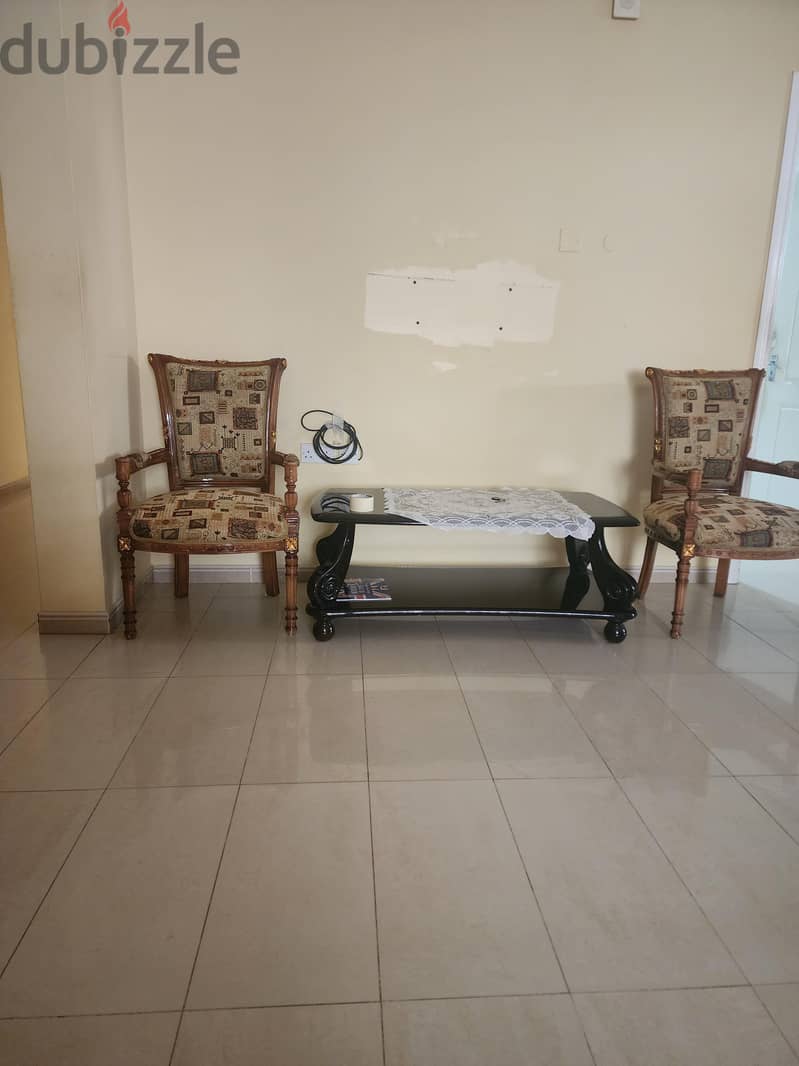 carboad and chairs for sele 1