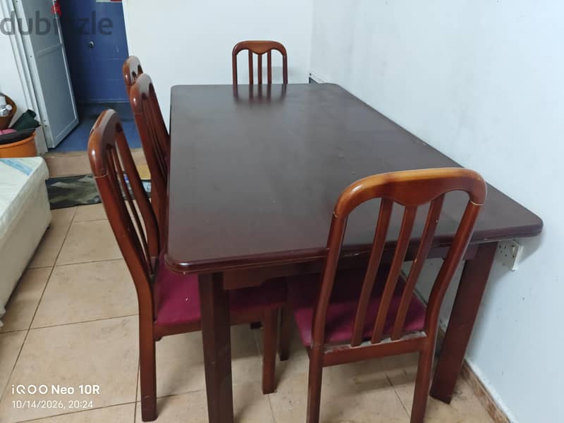 dinning table with 5 chair for sale 2