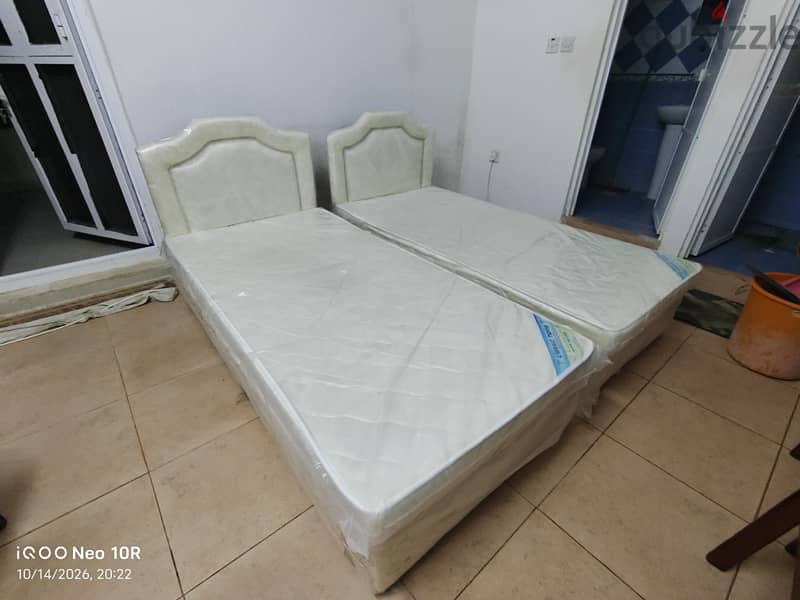double bed with mattress can be used as single bed with cover intact 2