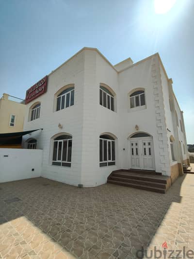 villa for rent in mawaleh north /فيلا للايجار في الموالح الشمالية
