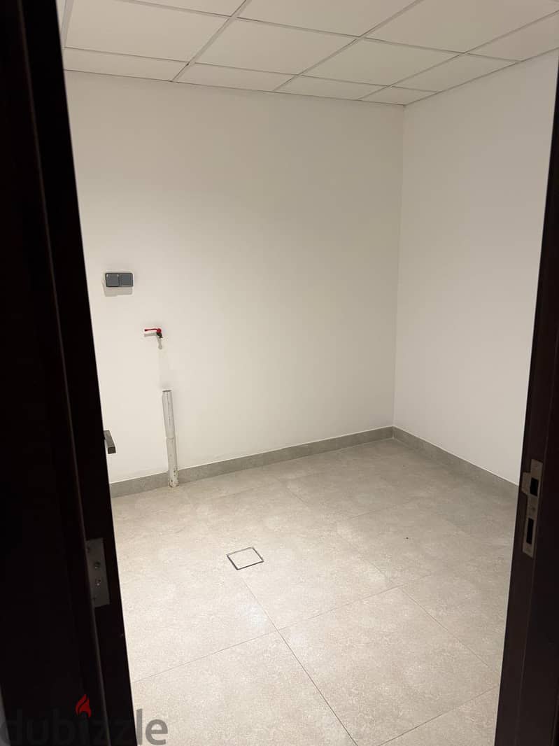 2BHK Apartment for Rent in Muscat Hills | UMA97 2