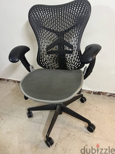 Herman Miller Mirra Used chair
