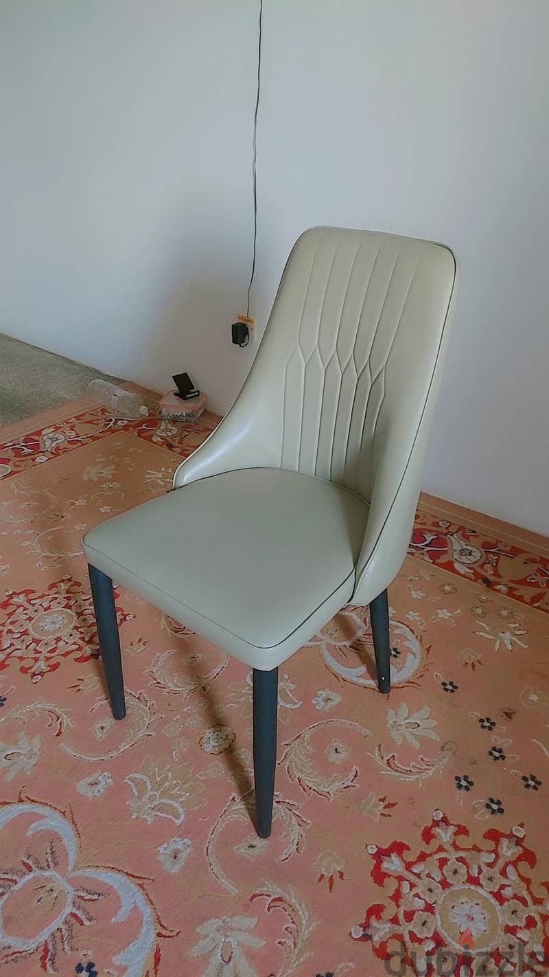 Deluxe Comfot chair available 1