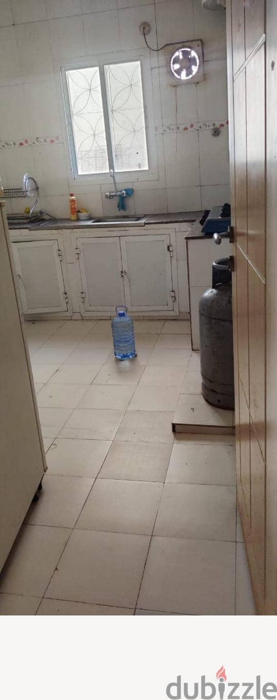 FURNISHED ROOM FOR RENT 3
