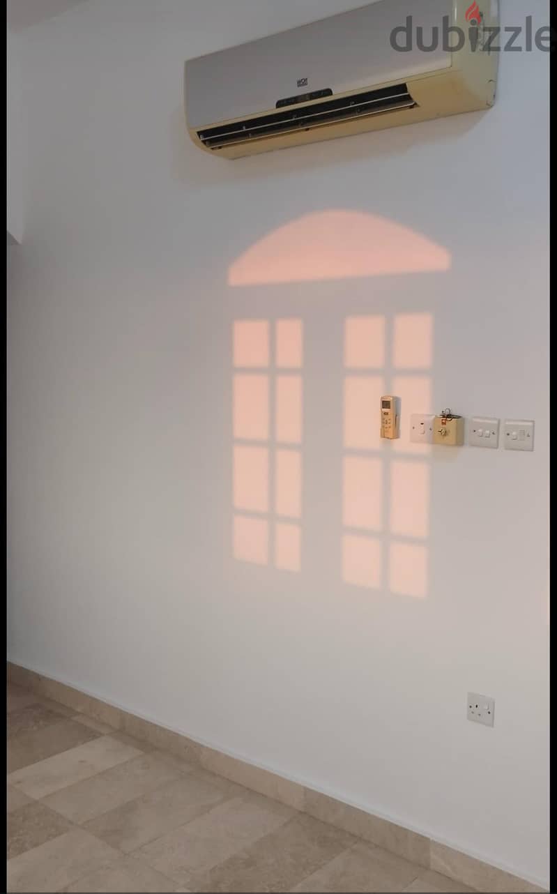 villa for rent in alkhoudh village 4