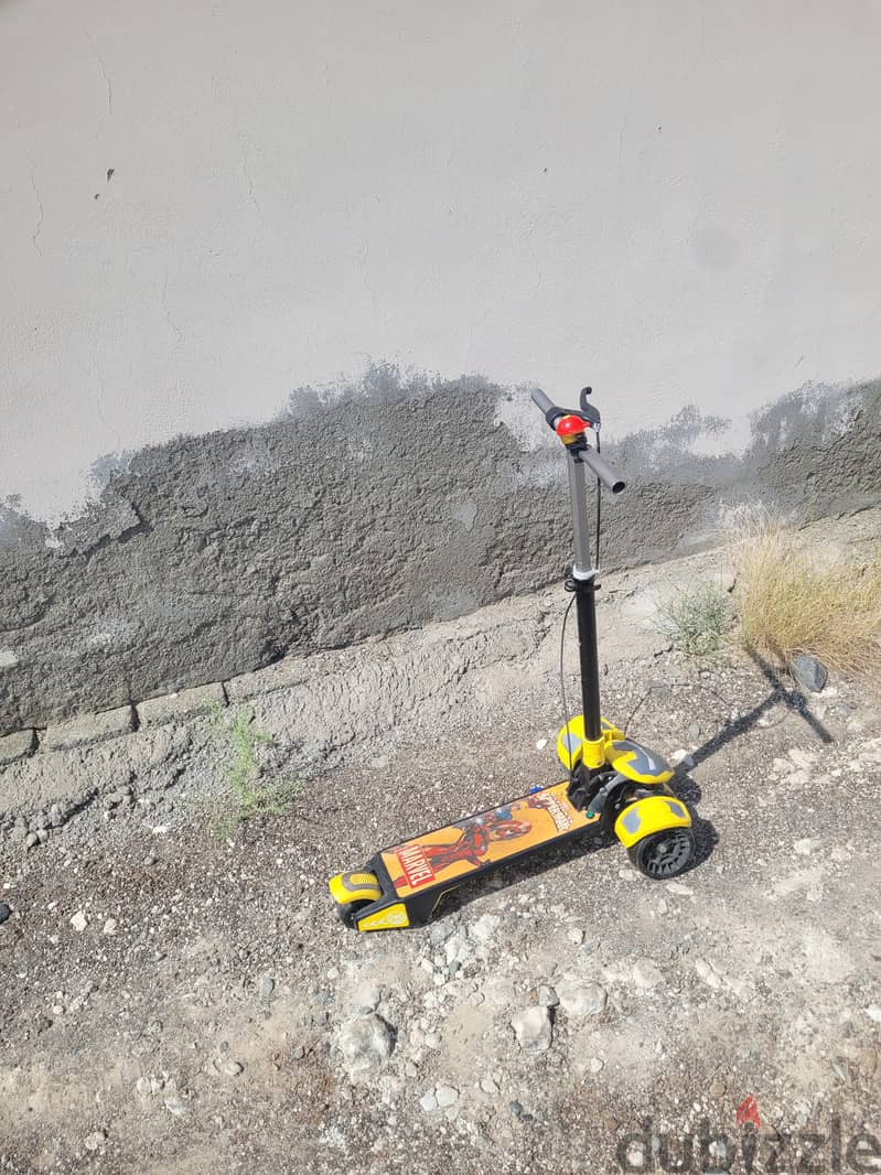For Sale: Marvel Kids' Scooter, Yellow & Black 2