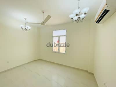 شقة مميزة للإيجار في الخوض  السادسة Apartment for Rent