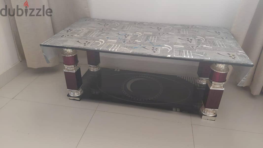 glass table and carpet 1