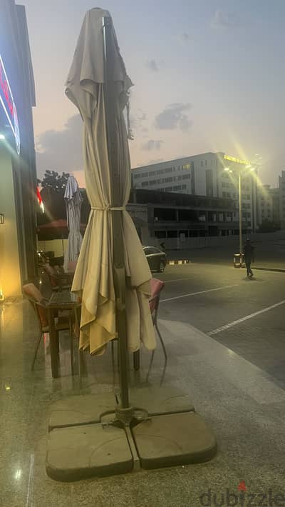 Heavy duty outdoor umbrella with table chair