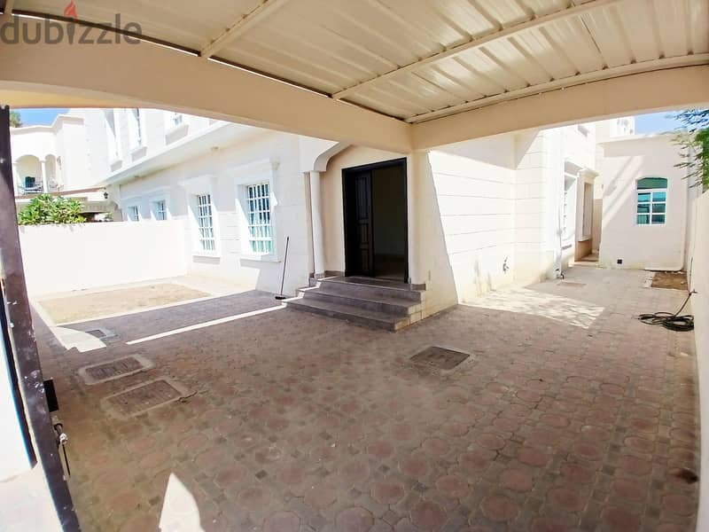 Azaiba villa for rent (4+1) 1