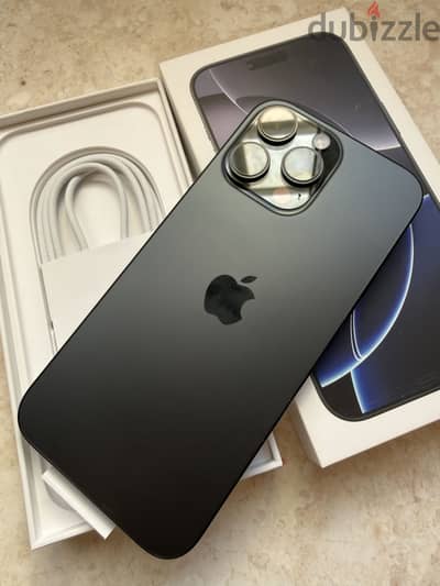 iPhone 16 pro max (512gb) battery 93% amazing condition