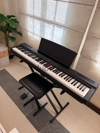 Excellent condition Yamaha P-125a piano with stand and stool