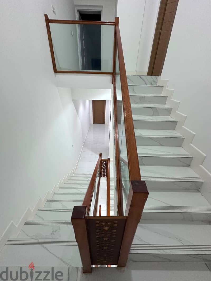Five-bedroom, five-bathroom villa for rent Opposite Al-Naseem Park 8