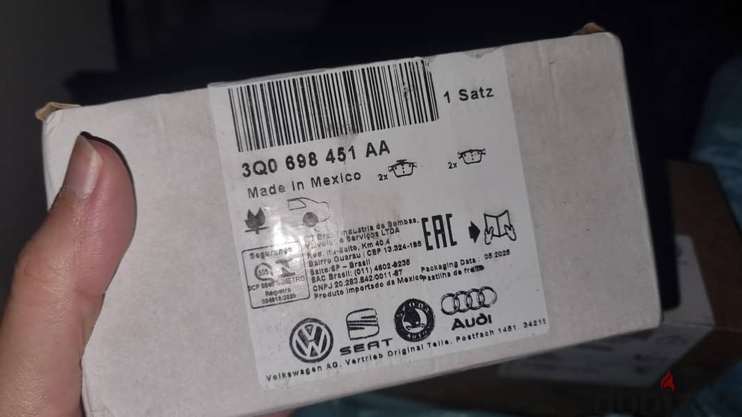 VW back & front original brake pads 1